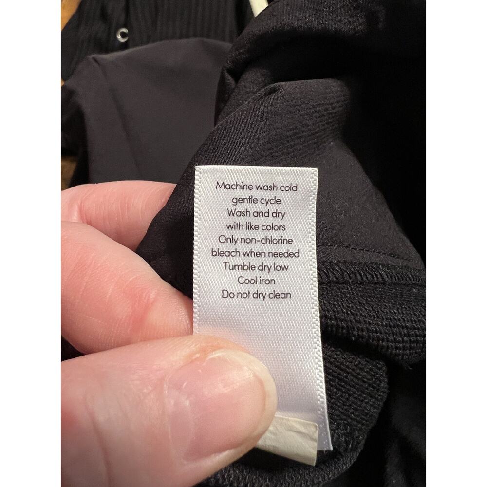 Athleta Lightweight Pants Black Stretch Zip Pocket Size 8 P Gorpcore 30x 26 - Picture 13 of 16